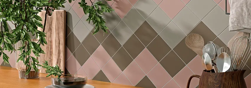 Ceramica Ribesalbes — кухонный фартук из розовых и оливковых ромбов